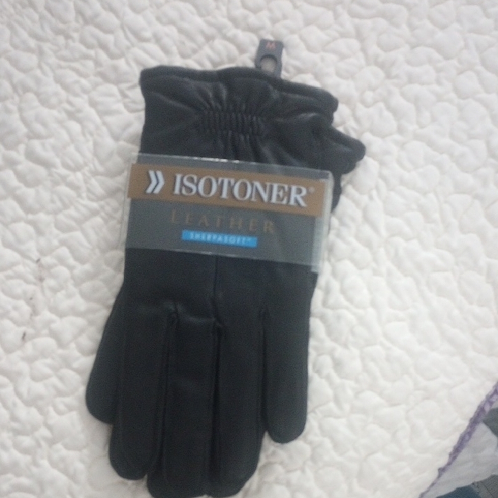 Isotoner Black Gloves for Cold Weather